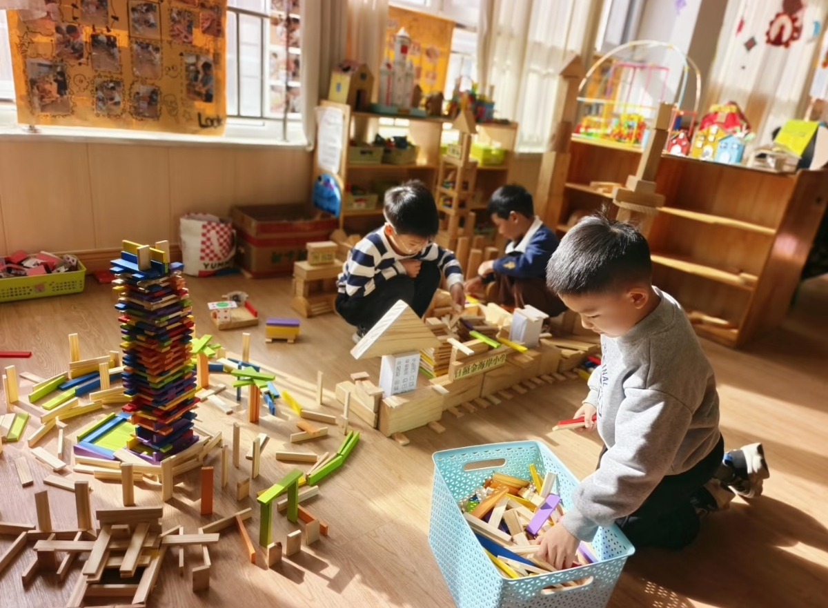 幼儿园场景图